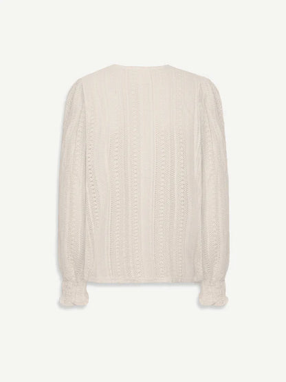 Bluzka z Koronkowym Wzorem i Dekoltem V