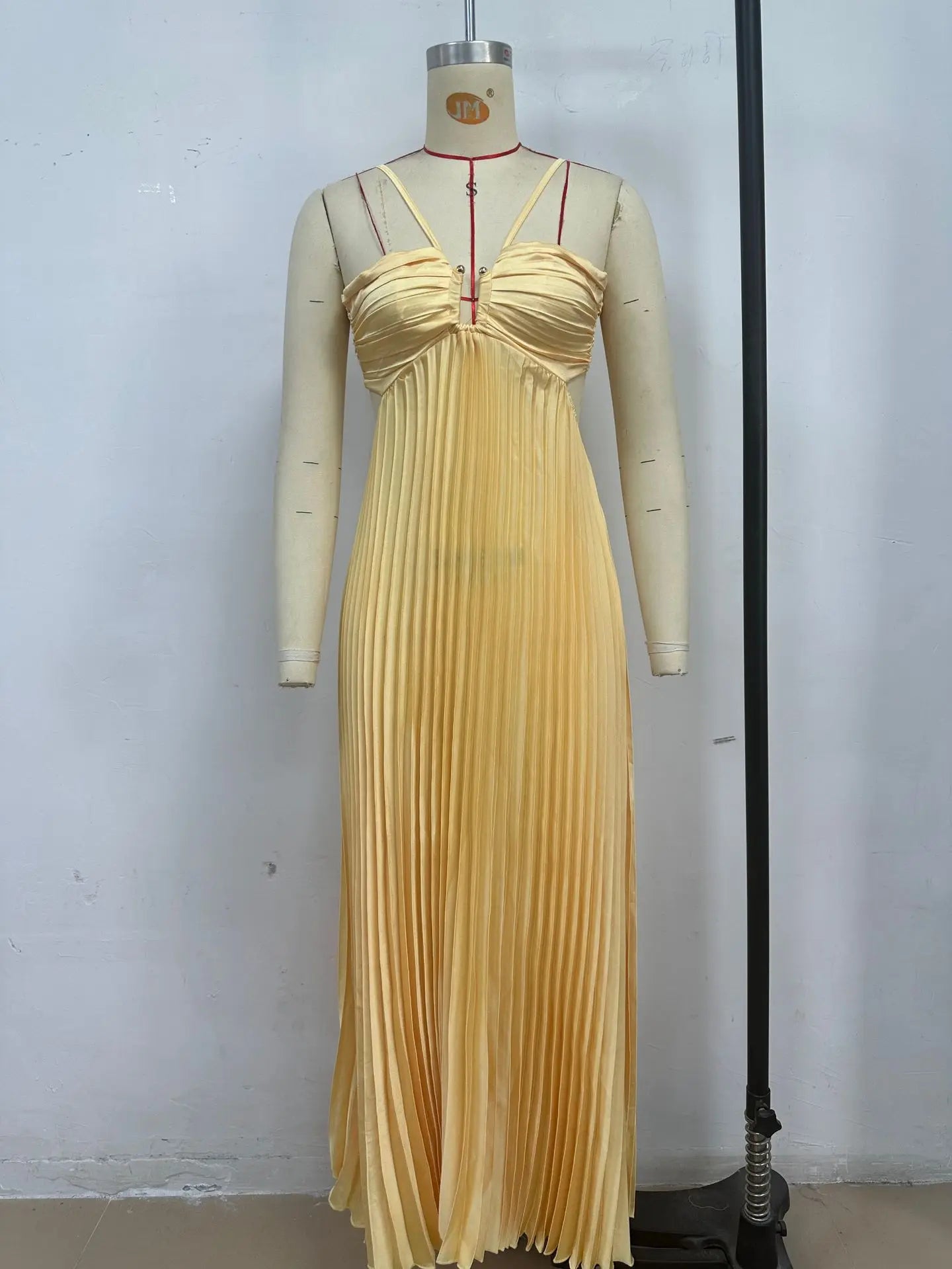 Sukienka Maxi Plisowana na Ramiączkach