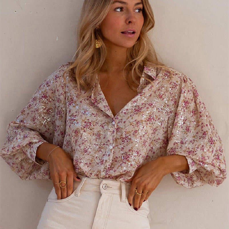 Koszula w Kwiaty z Delikatnym Połyskiem