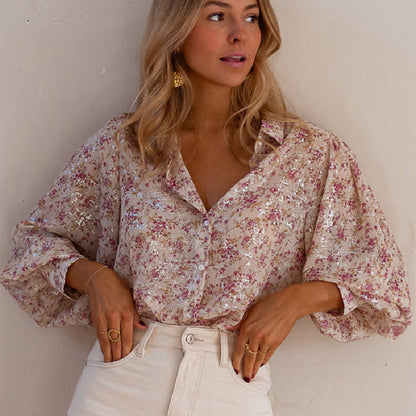 Koszula w Kwiaty z Delikatnym Połyskiem