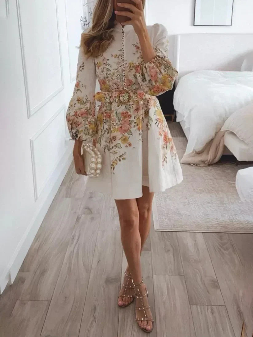 Robe fleurie boutonnée – Douceur romantique
